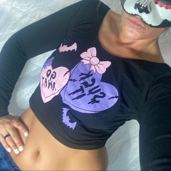 go away graphic long sleeve crop top SMALL - Picture 5 of 13